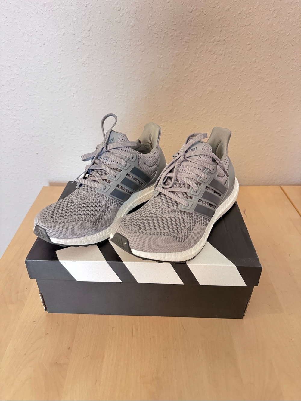 Adidas Men’s Light Grey Knit Running Sneakers, Ultraboost 1.0, 7.5